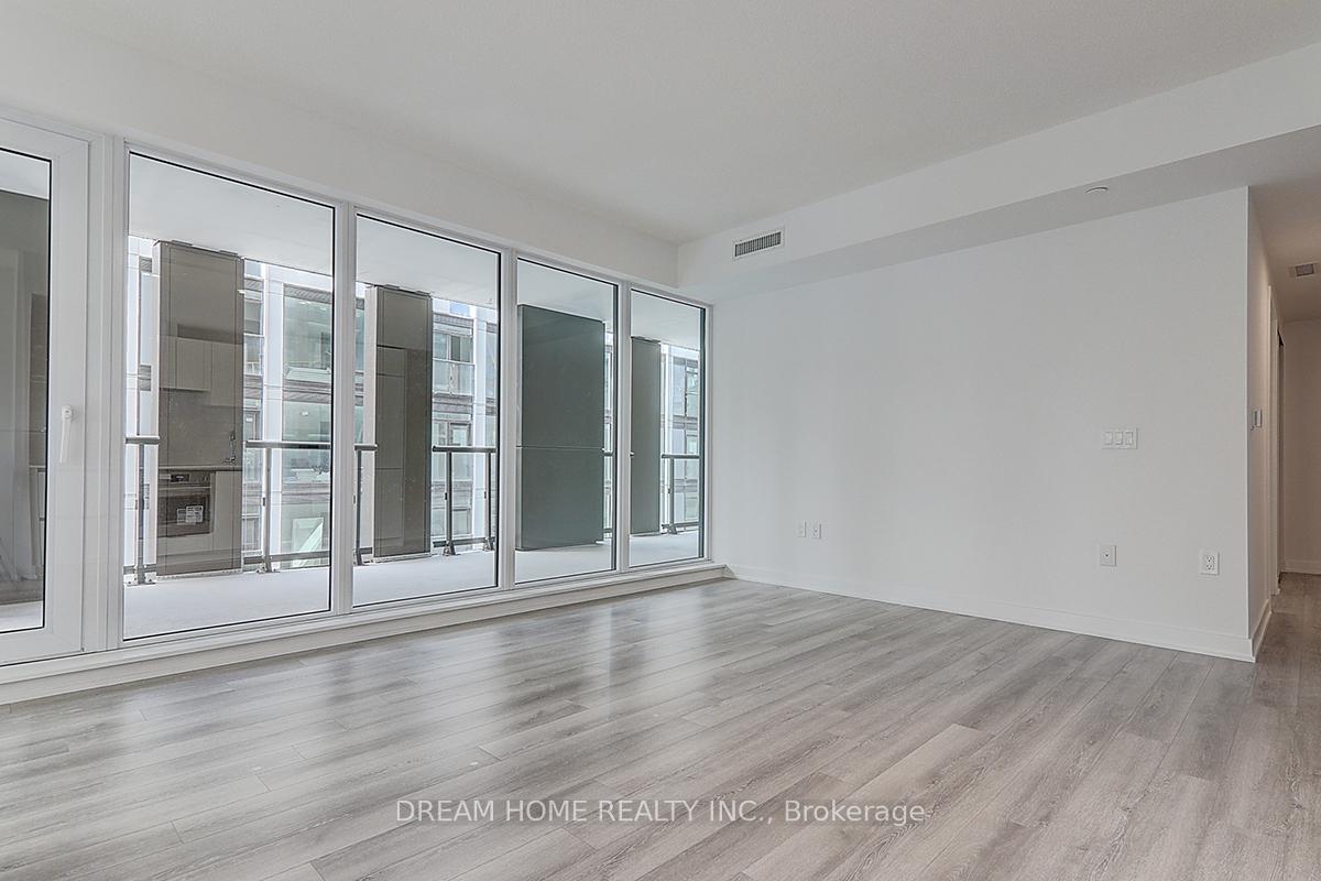 238-simcoe-street-toronto-ontario-c13090580