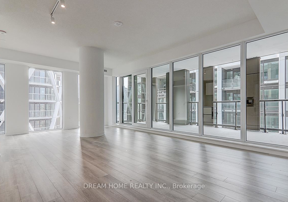 238-simcoe-street-toronto-ontario-c13090580