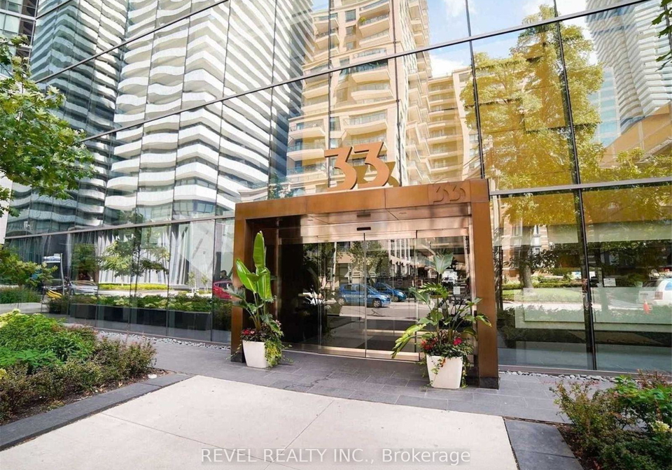 33-charles-street-e-toronto-ontario-c13090670