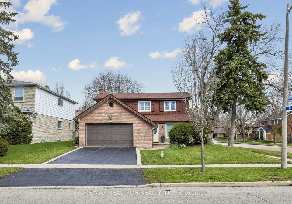 22-denlow-boulevard-north-york-ontario-c13090722