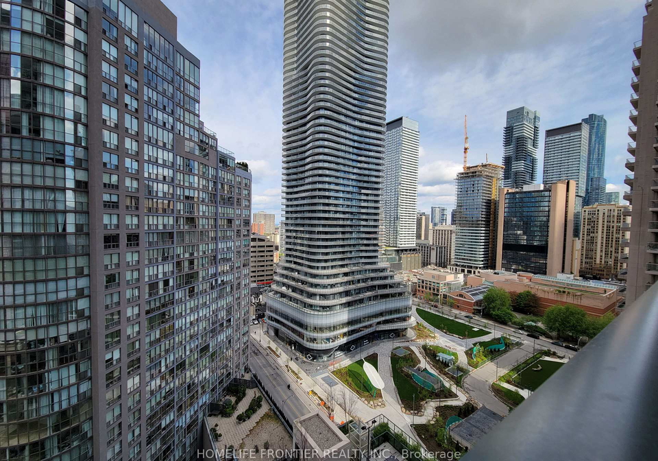 955-bay-street-toronto-ontario-c13091068
