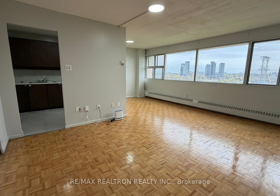 735-don-mills-road-east-york-ontario-c13091342