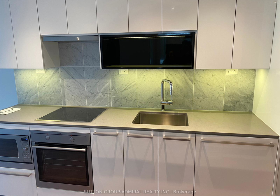 115-mcmahon-drive-north-york-ontario-c13091524