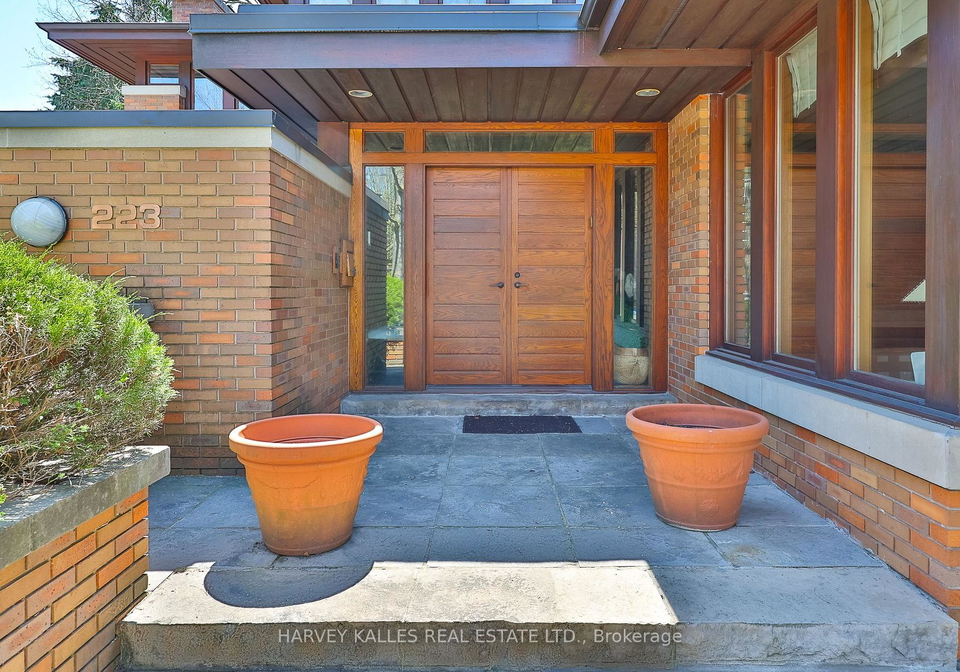 223-hillhurst-boulevard-toronto-ontario-c13091532