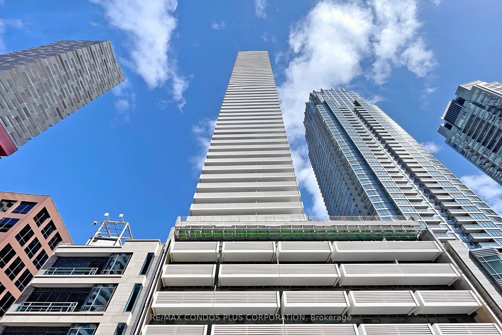 2221-yonge-street-toronto-ontario-c13092050