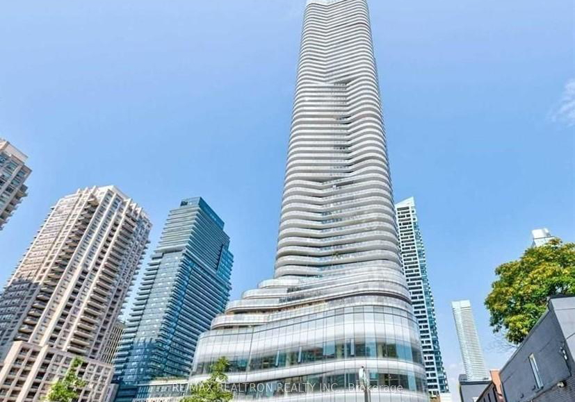 11-wellesley-street-w-toronto-ontario-c13092174
