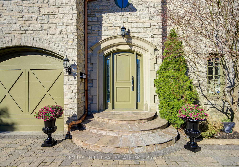 7-legacy-court-north-york-ontario-c13092240