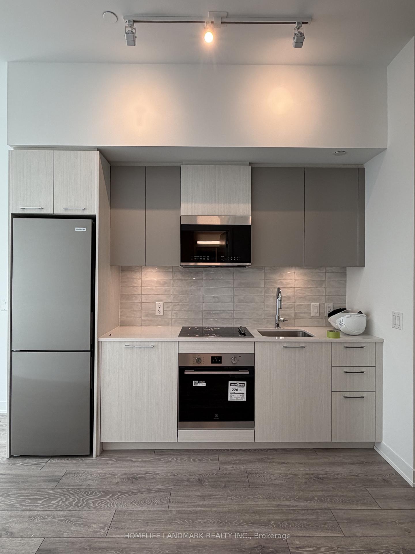 10-oak-street-s-toronto-ontario-c13092492