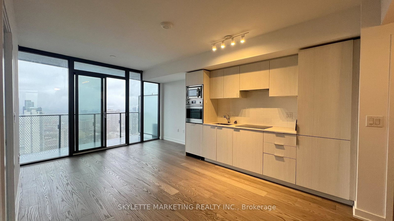 11-wellesley-street-w-toronto-ontario-c13092608