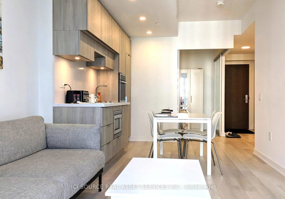 39-roehampton-avenue-toronto-ontario-c13093048