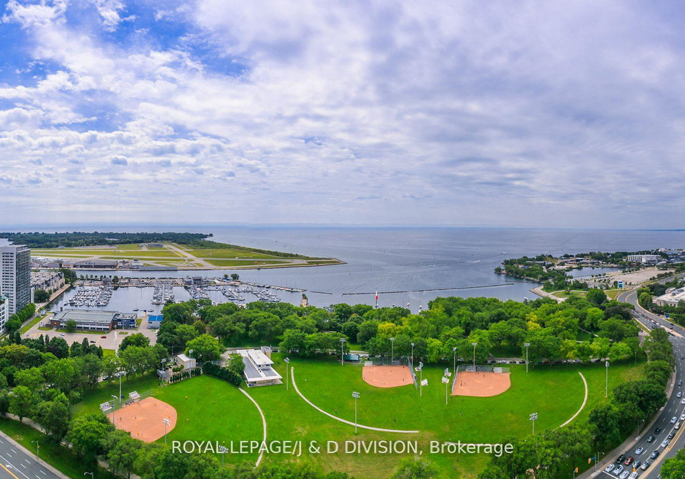 219-fort-york-boulevard-toronto-ontario-c13093070