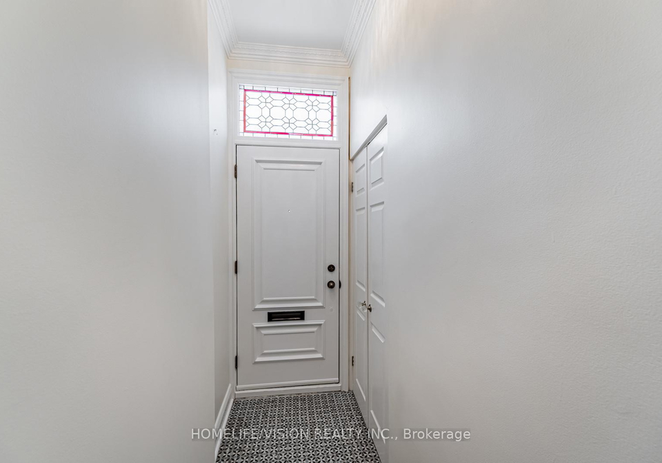 31-belmont-street-toronto-ontario-c13093258
