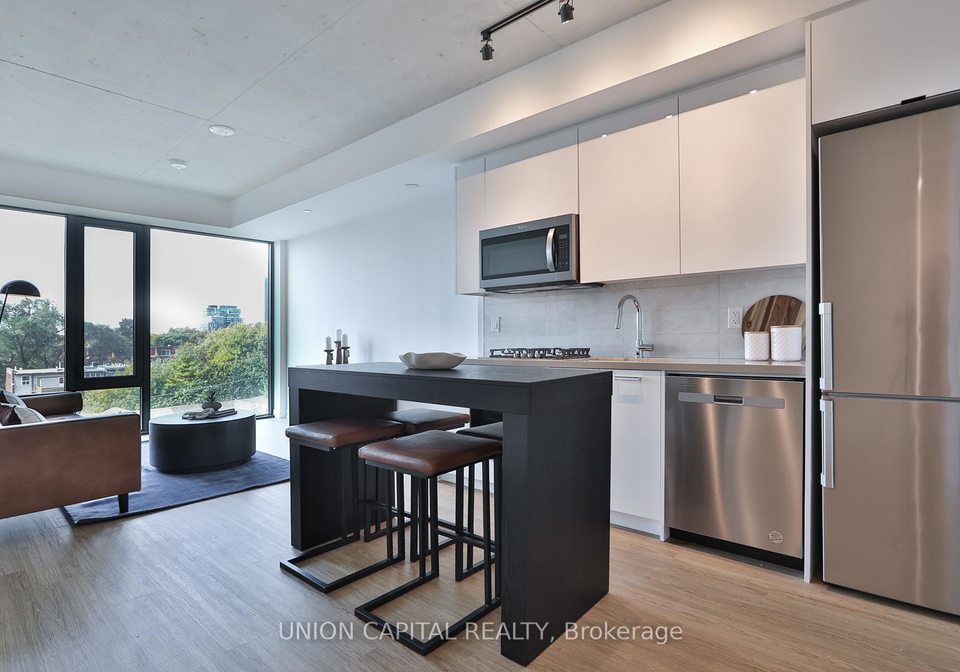 195-mccaul-street-toronto-ontario-c13093270