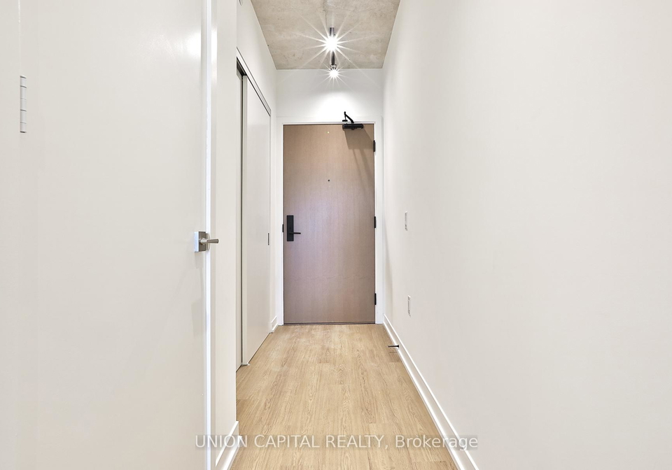 195-mccaul-street-toronto-ontario-c13093270