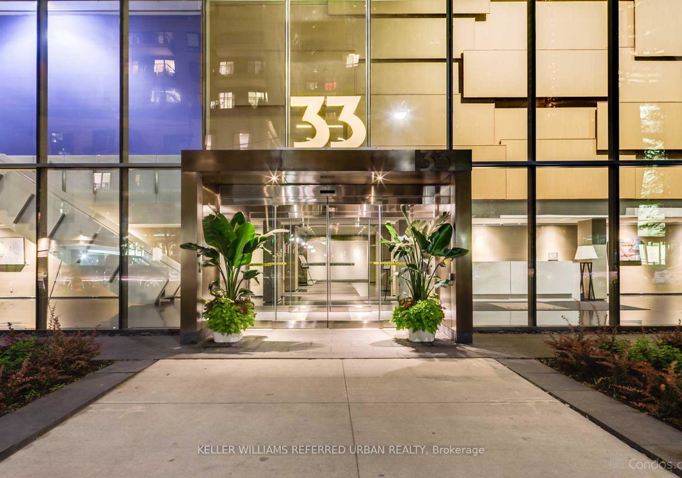 33-charles-street-e-toronto-ontario-c13093476