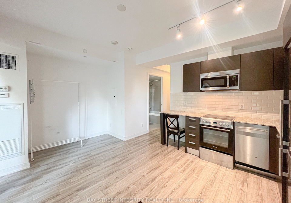 42-charles-street-e-toronto-ontario-c13093502