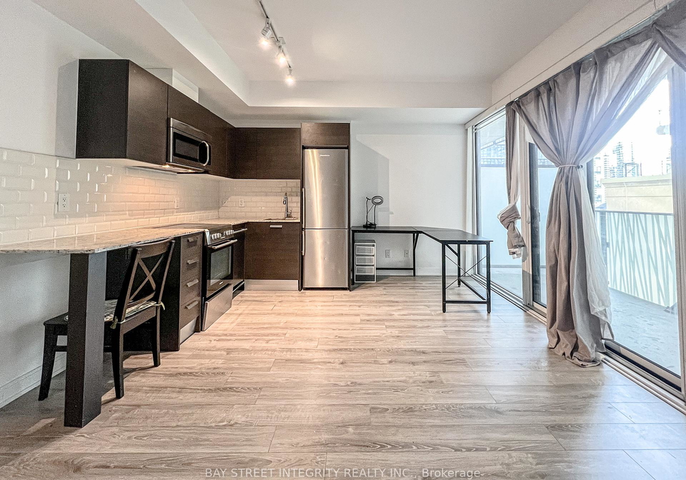 42-charles-street-e-toronto-ontario-c13093502