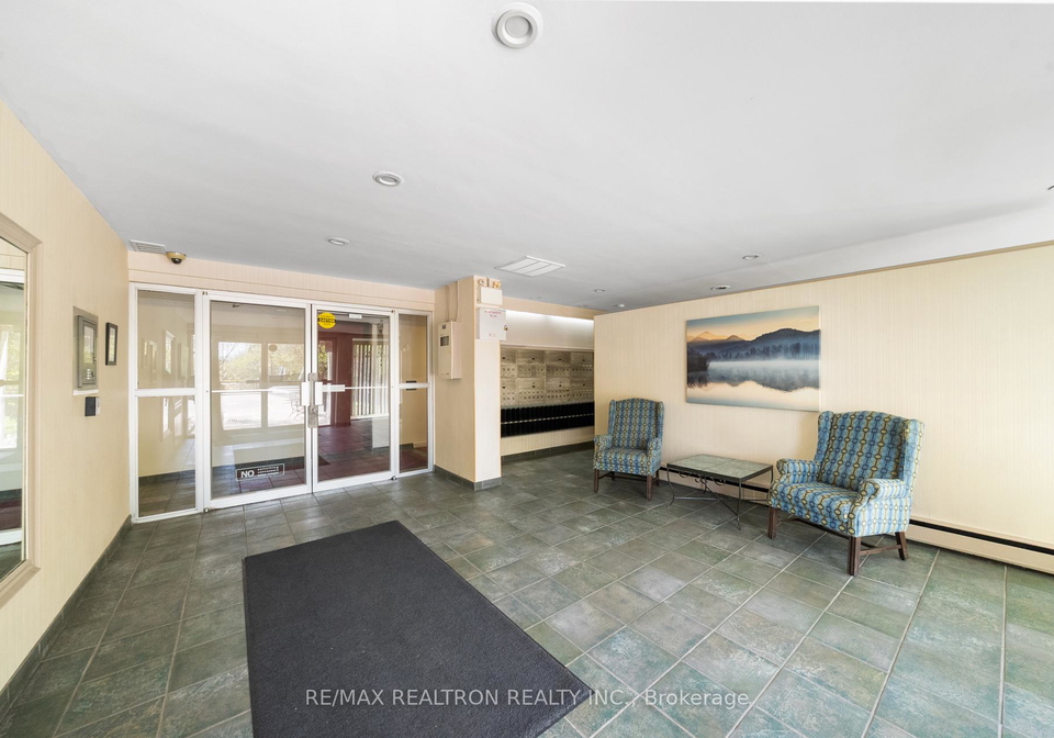 160-the-donway-w-north-york-ontario-c13093568
