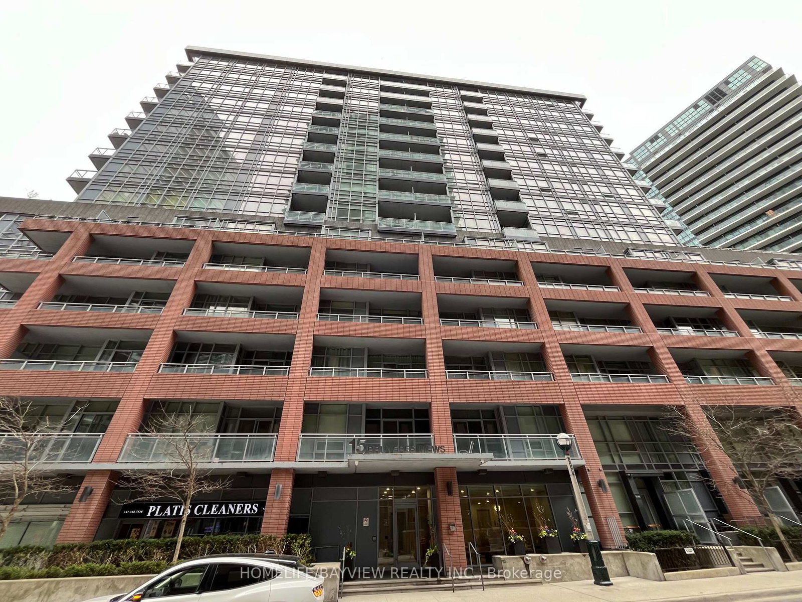 15-bruyeres-mews-drive-toronto-ontario-c13093580