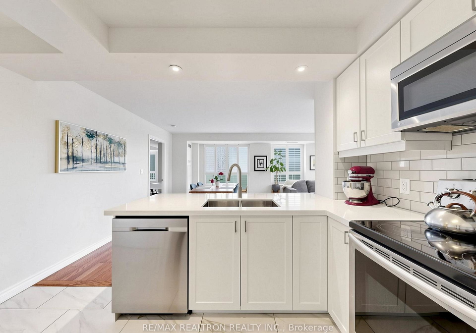 16-dallimore-circle-north-york-ontario-c13093624