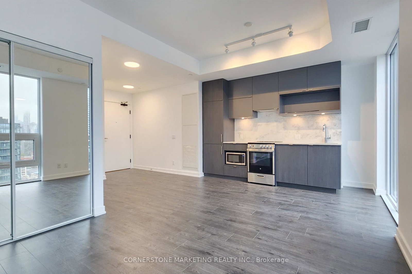 100-queen-street-e-toronto-ontario-c13093658