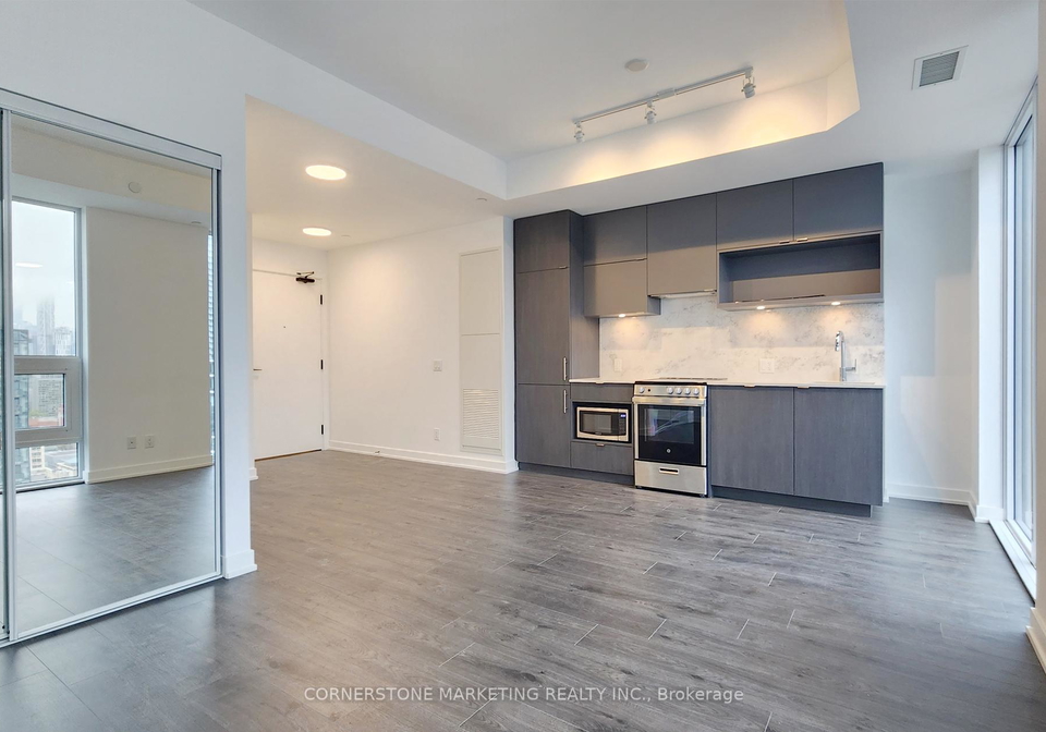 100-queen-street-e-toronto-ontario-c13093658