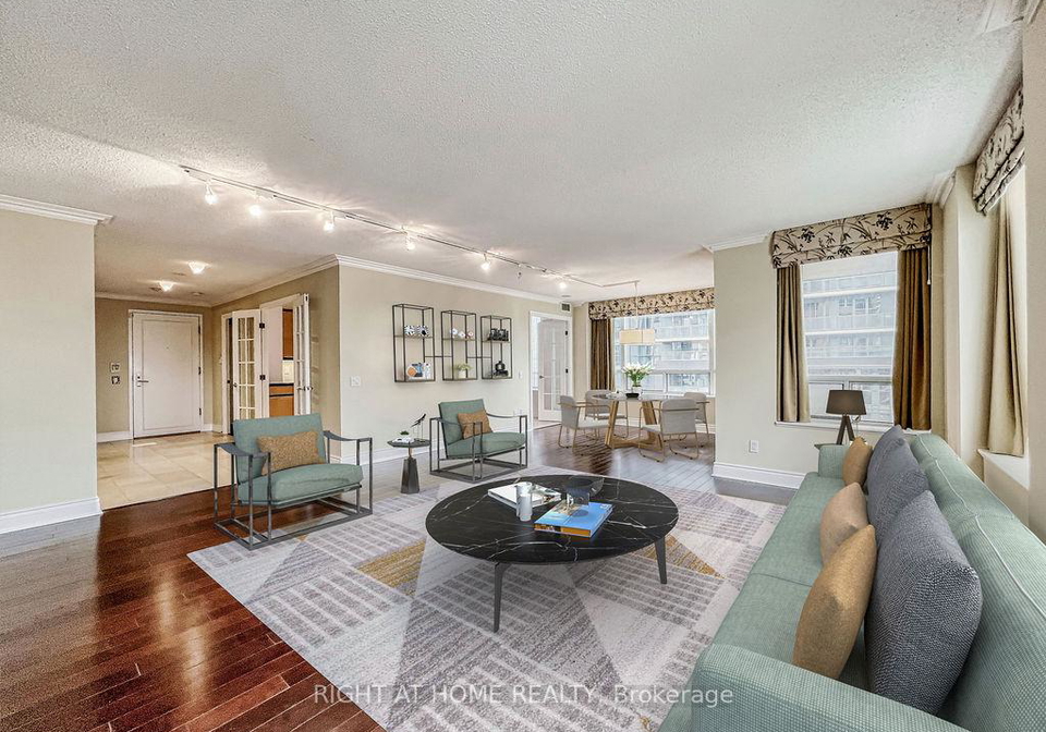 123-eglinton-avenue-toronto-ontario-c13094176