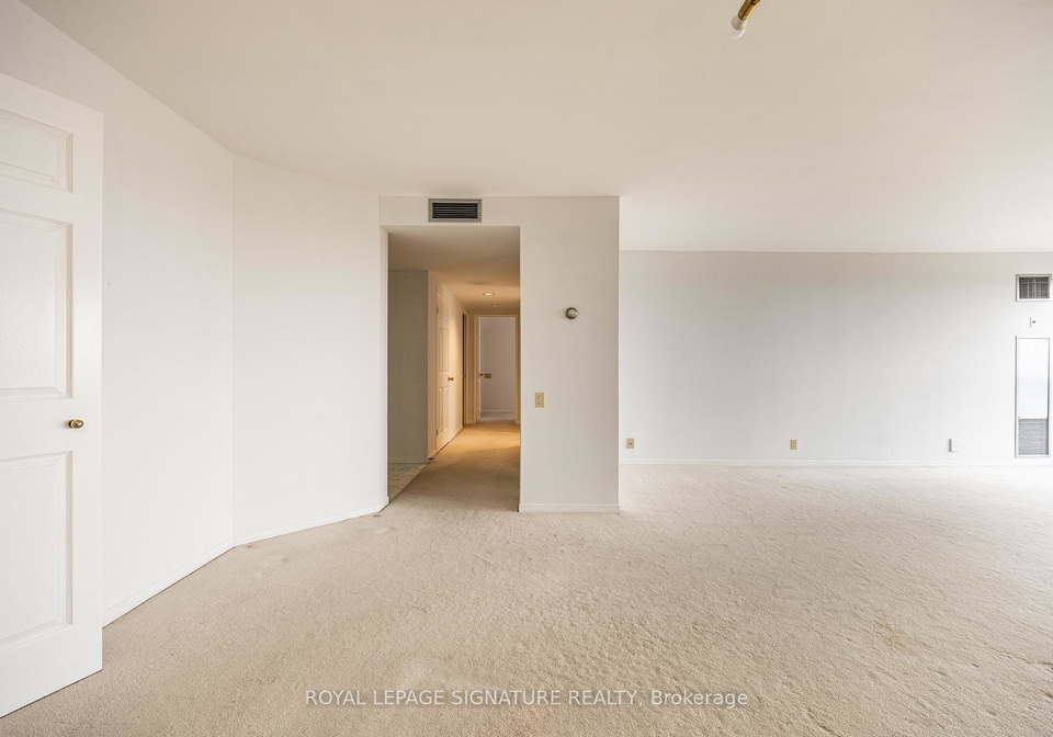 3-concorde-place-north-york-ontario-c13094808