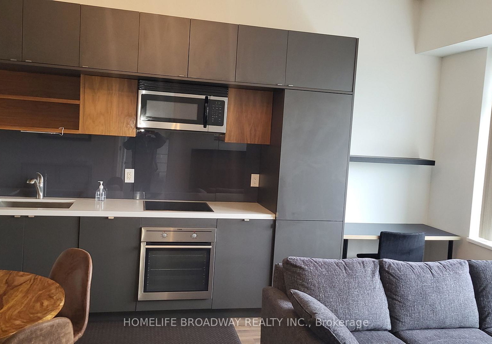 111-st-clair-avenue-w-toronto-ontario-c13095338