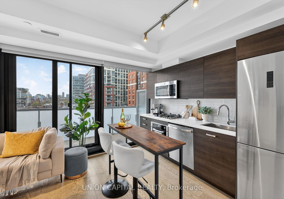 11-charlotte-street-toronto-ontario-c13095456