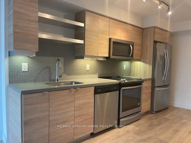 525-adelaide-street-w-toronto-ontario-c13095528