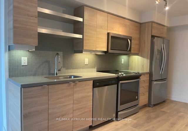 525-adelaide-street-w-toronto-ontario-c13095528