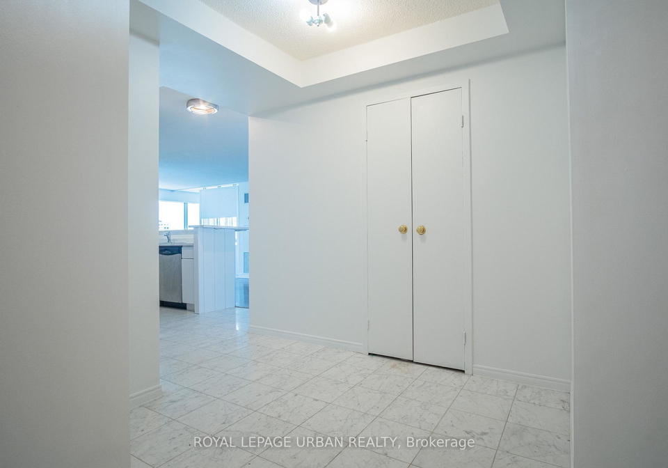 10-yonge-street-toronto-ontario-c13095586