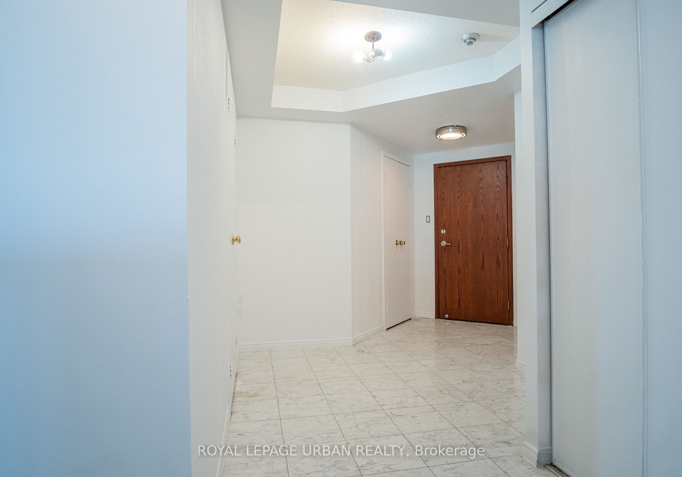 10-yonge-street-toronto-ontario-c13095586