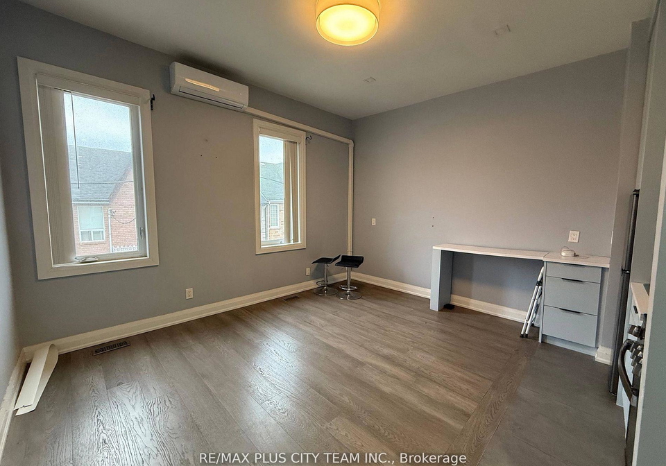 11-baden-street-toronto-ontario-c13095672