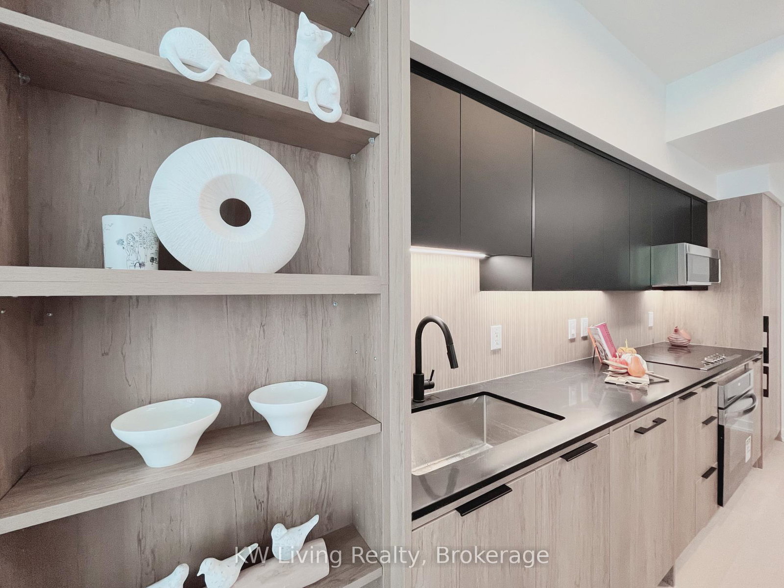 33-charles-street-e-toronto-ontario-c13095774
