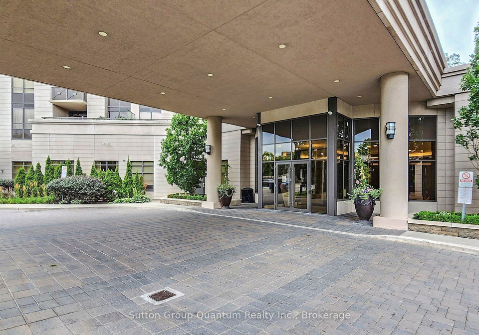135-wynford-drive-north-york-ontario-c13095824