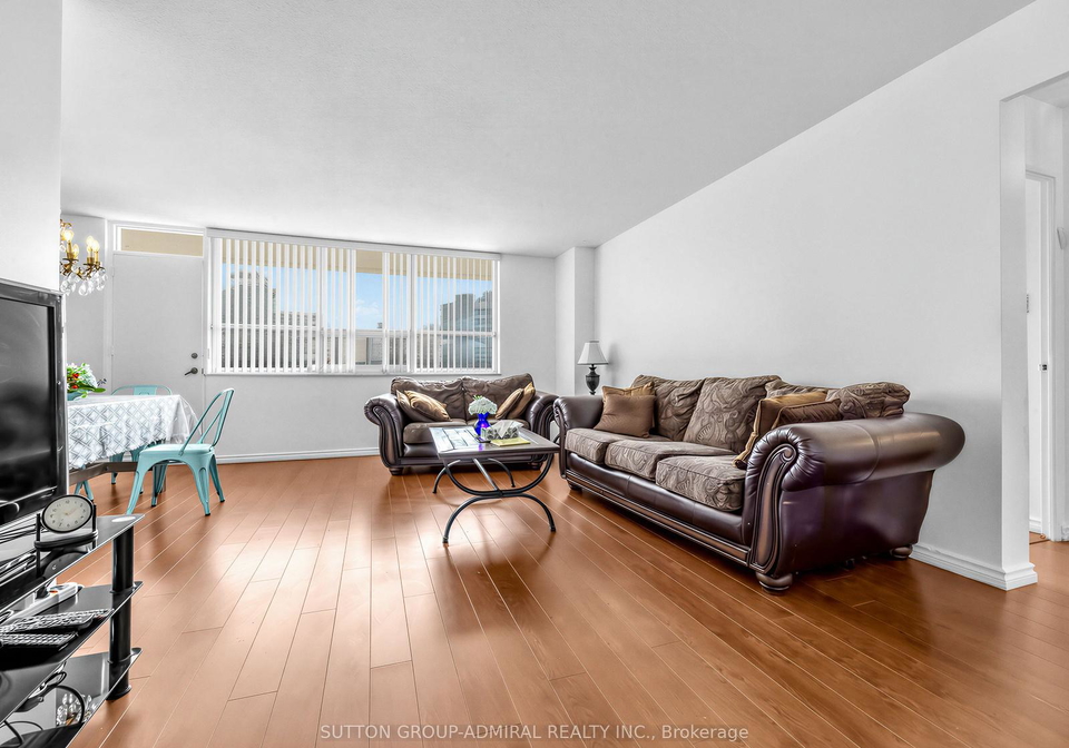 130-neptune-drive-toronto-ontario-c13096462