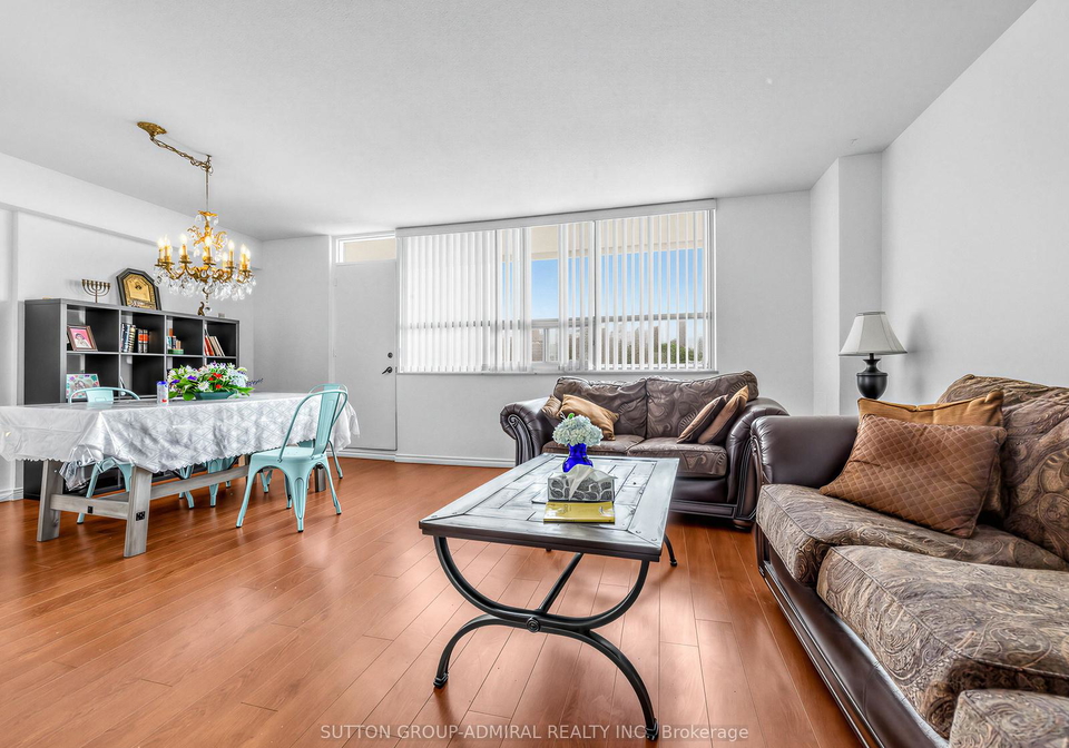 130-neptune-drive-toronto-ontario-c13096462