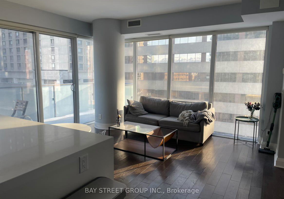 1080-bay-street-toronto-ontario-c13096790
