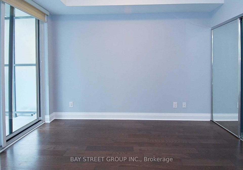 1080-bay-street-toronto-ontario-c13096790