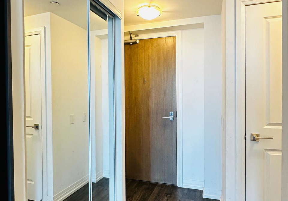 251-jarvis-street-toronto-ontario-c13096816