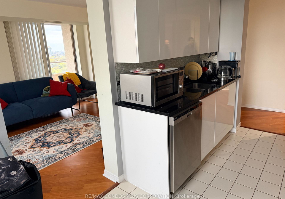 18-hillcrest-avenue-n-north-york-ontario-c13097416