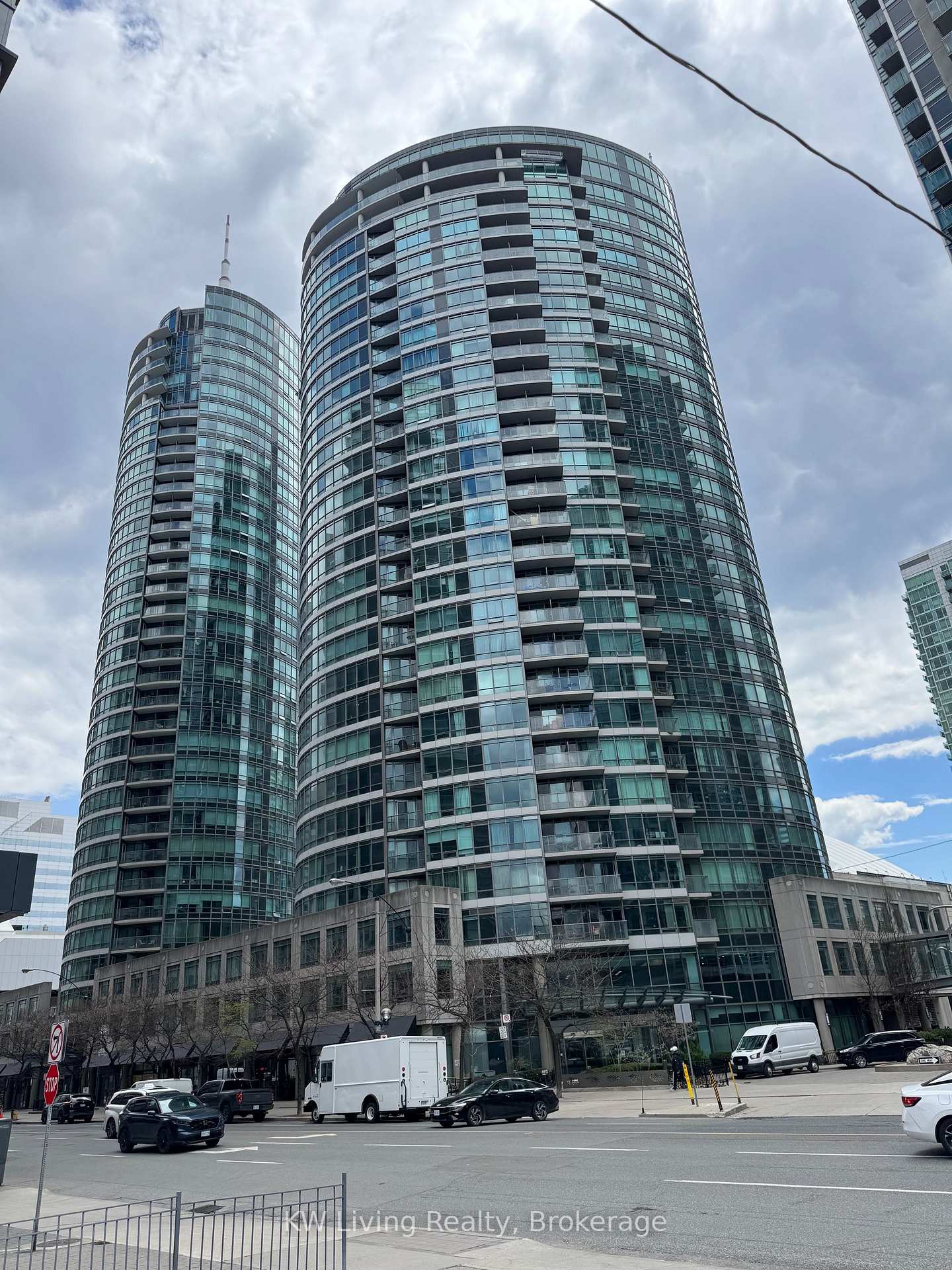 373-front-street-w-toronto-ontario-c13097752