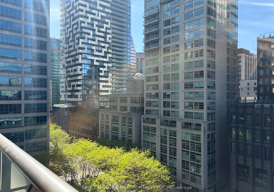 33-lombard-street-toronto-ontario-c13098358