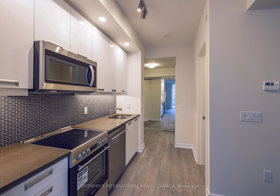 99-john-street-toronto-ontario-c13098410