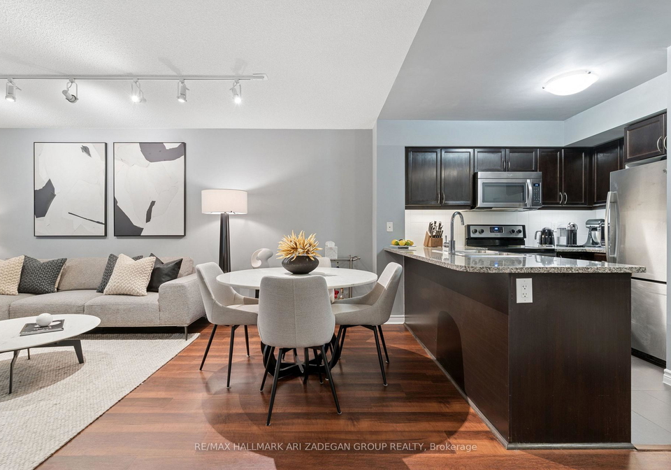 19-grand-trunk-crescent-toronto-ontario-c13098592