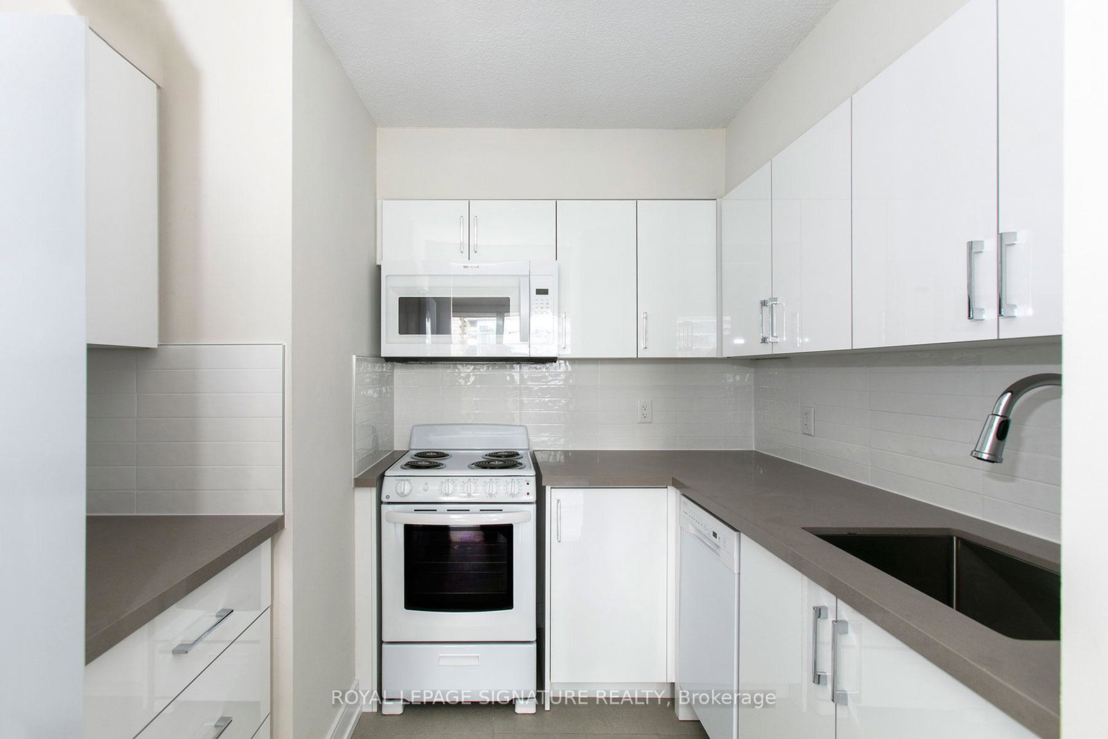 33-isabella-street-toronto-ontario-c13098662
