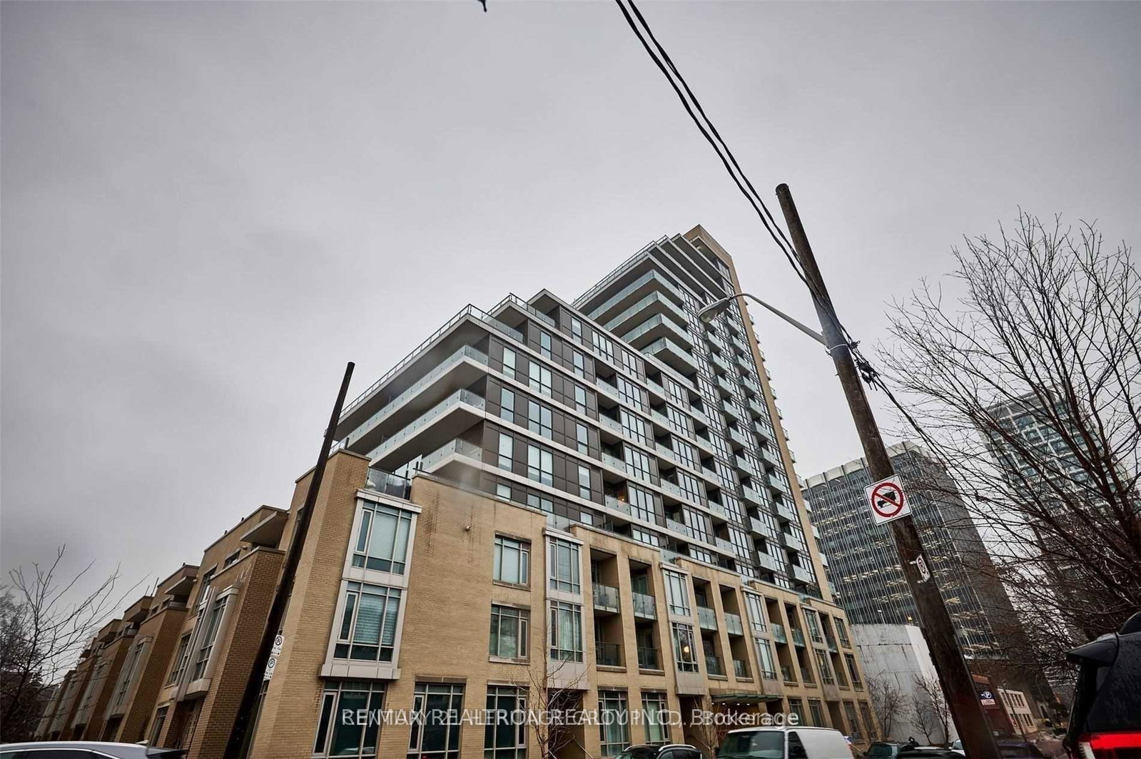 60-berwick-avenue-toronto-ontario-c13098734