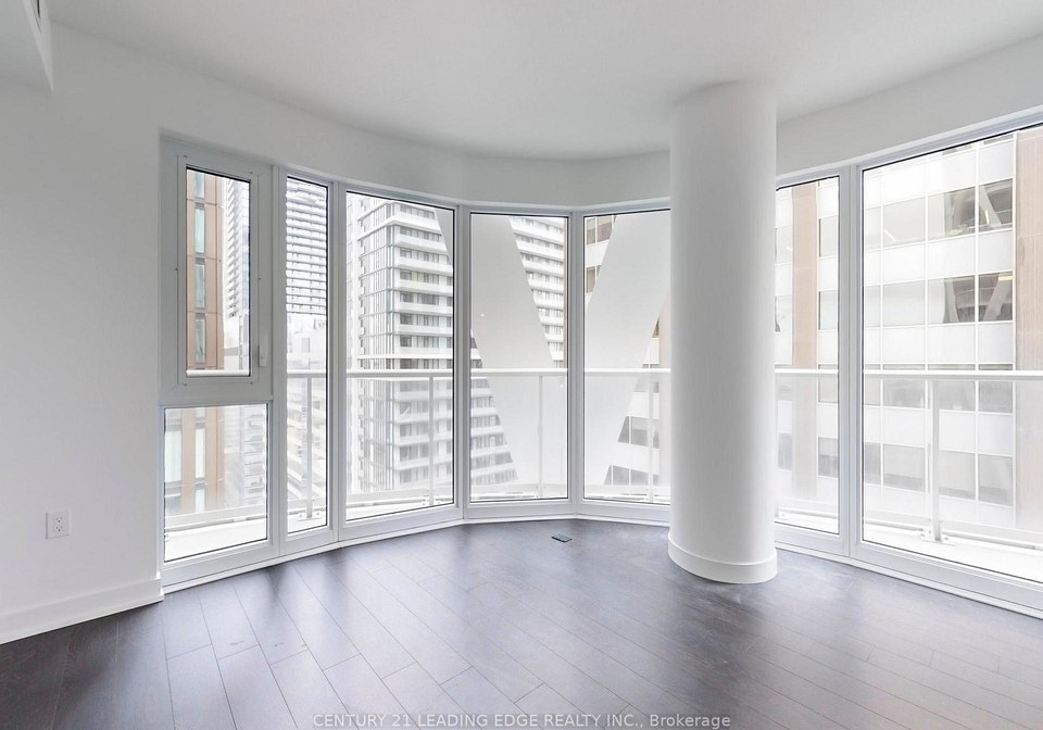 230-simcoe-street-toronto-ontario-c13098786